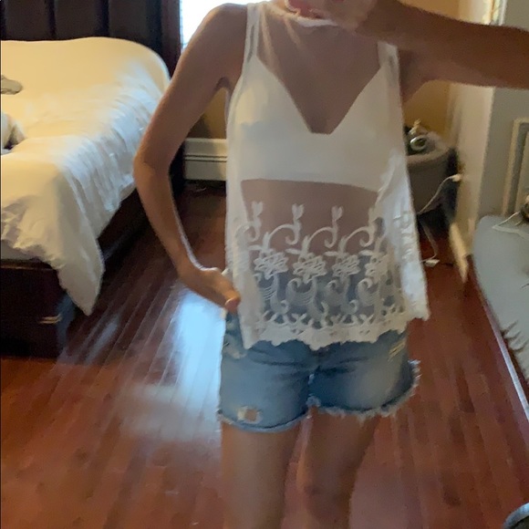 Tops - Gorgeous whit sheer shirt